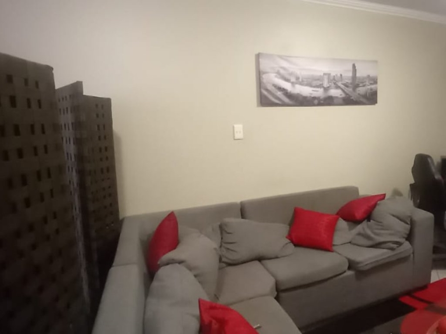 1 Bedroom Property for Sale in Vredenhof Sh Free State